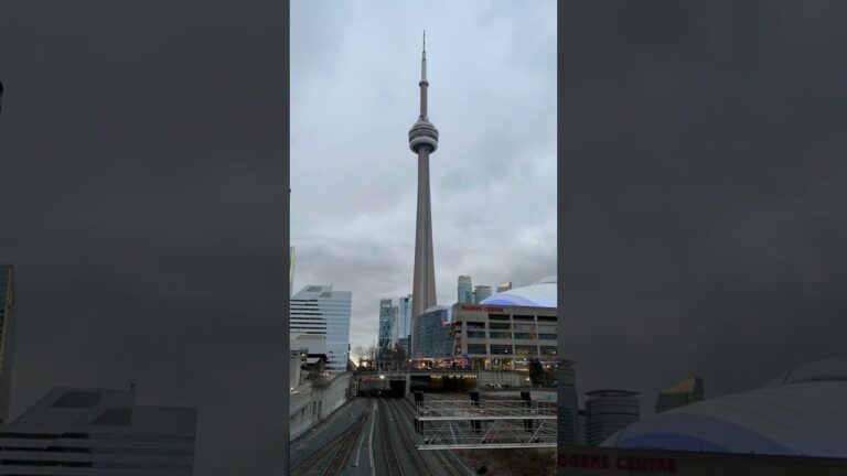 TOP 10 Best Things To Do In Toronto Canada – Ultimate City Tour!